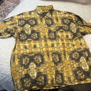 Men’s Royal Robbin’s Hawaian shirt